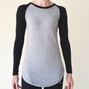 BRANDY MELVILLE Baseball Tee